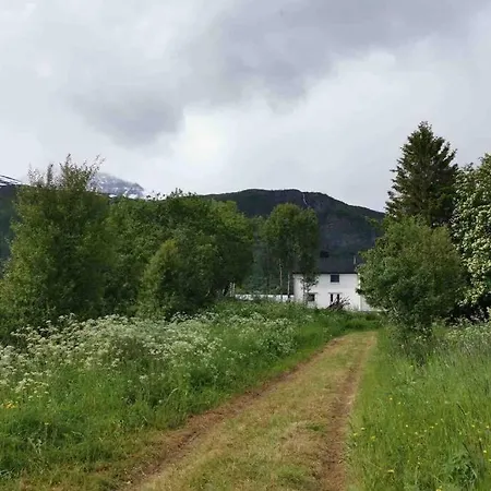 In The Heart Of The Lyngen Alps, Holmen I Lyngen * Lyngseidet