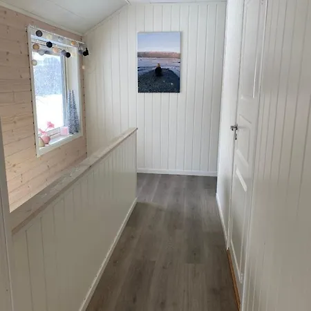In The Heart Of The Lyngen Alps, Holmen I Lyngen * Lyngseidet