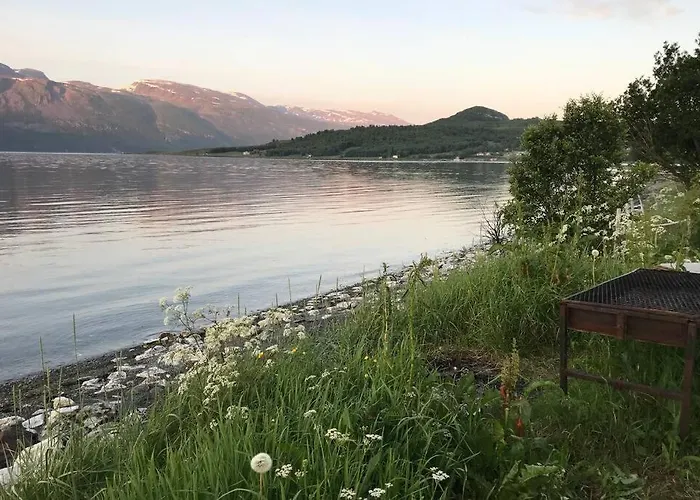 In The Heart Of The Lyngen Alps, Holmen I Lyngen * Lyngseidet