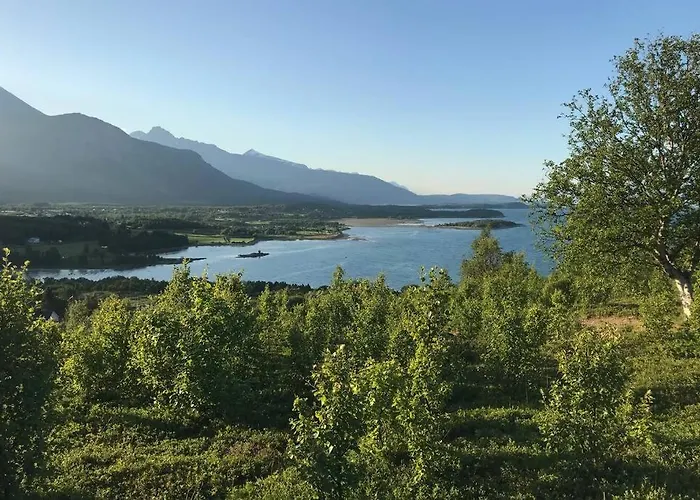 In The Heart Of The Lyngen Alps, Holmen I Lyngen *