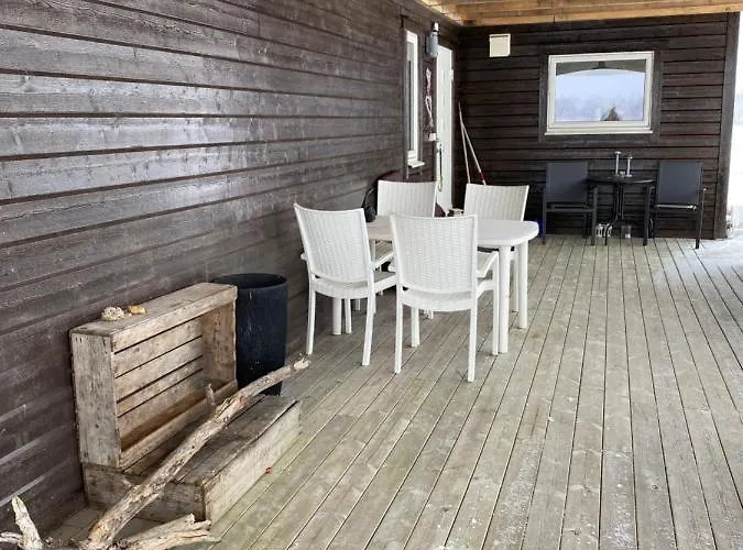 In The Heart Of The Lyngen Alps, Holmen I Lyngen Villa *